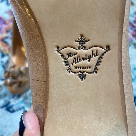 Anthropology Miss Albright Solid Tan Leather Platform Slip-On With Leather Bow - Picture 6 of 9